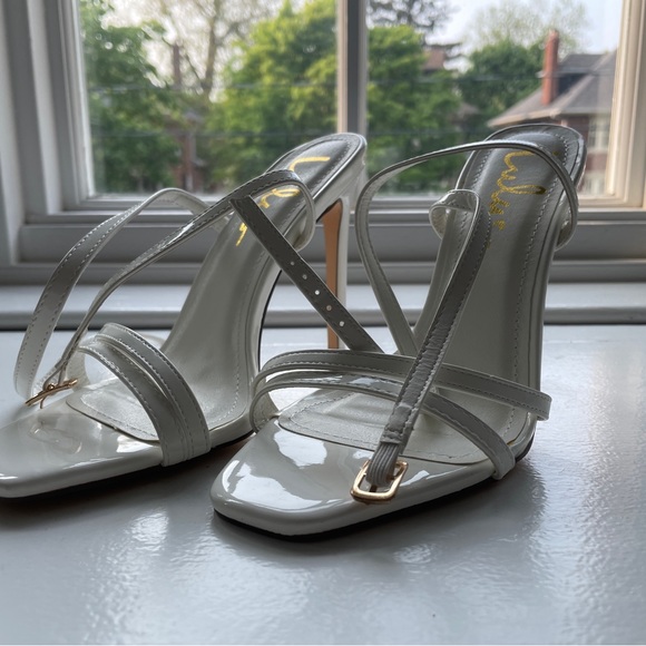 Lianya White Patent Ankle Strap Heels UNWORN - Picture 3 of 3